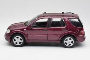 Mercedes ML55 AMG W163 Μωβ Maisto 1:18 31876 Μέταλλο - εικόνα 4 από 8