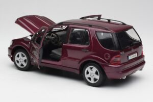 Mercedes ML55 AMG W163 Μωβ Maisto 1:18 31876 Μέταλλο - εικόνα 5 από 8
