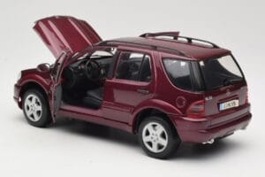 Mercedes ML55 AMG W163 Κόκκινο Maisto 1:18 50348 Μέταλλο - εικόνα 5 από 8