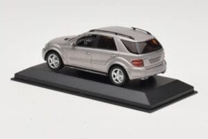 Mercedes ML63 AMG W164 Γκρι Μεταλλικό Minichamps 1:43 400034570 Μέταλλο - εικόνα 3 από 4
