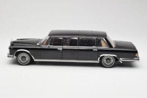 Mercedes 600 Pullman W100 Μαύρο AUTOart 1:18 76197 Μέταλλο - εικόνα 4 από 8