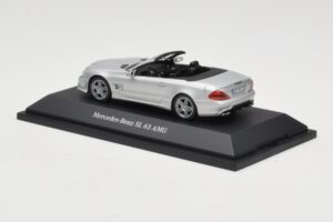 Mercedes SL 63 AMG R230 Silver Metallic Minichamps 1:43 B66960018 Μέταλλο - εικόνα 3 από 4