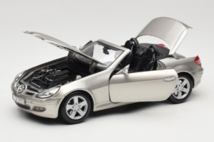 Mercedes SLK R171 Ανοιχτό Μπρονζέ Μεταλλικό Maisto 1:18 31674-R1 Μέταλλο - εικόνα 2 από 8