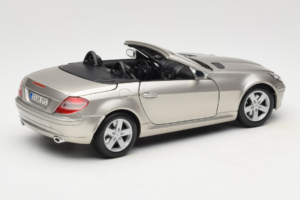 Mercedes SLK R171 Ανοιχτό Μπρονζέ Μεταλλικό Maisto 1:18 31674-R1 Μέταλλο - εικόνα 3 από 8
