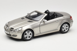 Mercedes SLK R171 Ανοιχτό Μπρονζέ Μεταλλικό Maisto 1:18 31674-R1 Μέταλλο