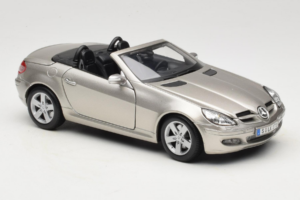 Mercedes SLK R171 Ανοιχτό Μπρονζέ Μεταλλικό Maisto 1:18 31674-R1 Μέταλλο - εικόνα 6 από 8