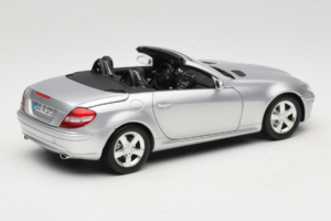 Mercedes SLK R171 Ασημί Minichamps 1:18 B66962318 Μέταλλο - εικόνα 3 από 9