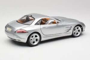 Mercedes SLR Vision Liquid Ασημί Maisto 1:18 B66962101 Μέταλλο - εικόνα 3 από 8