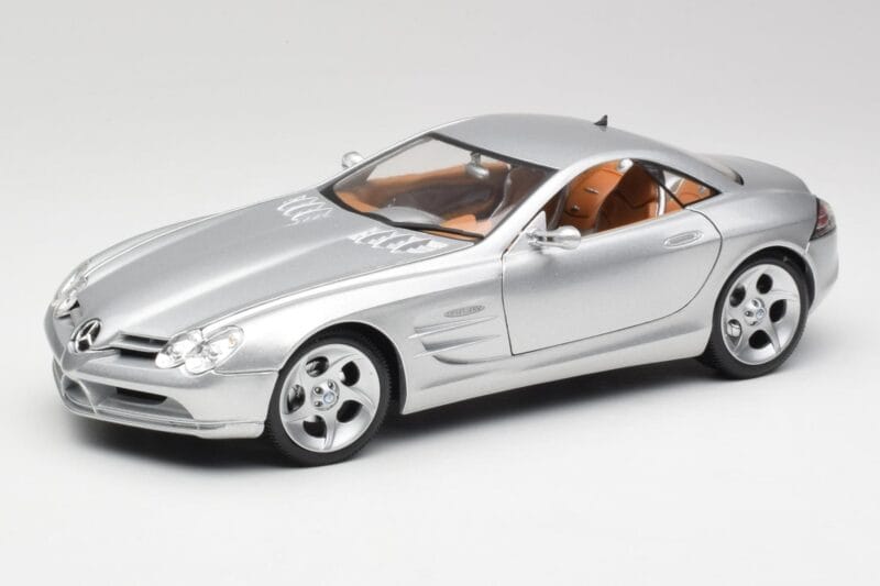 Mercedes SLR Vision Liquid Ασημί Maisto 1:18 B66962101 Μέταλλο
