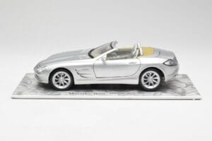 Mercedes SLR Vision Roadster Liquid Ασημί Maisto 1:18 B66963208 Μέταλλο - εικόνα 4 από 8