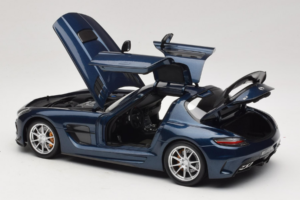 Mercedes SLS AMG Black Series Daytona Blue Metallic Minichamps 1:18 110033026 Μέταλλο - εικόνα 5 από 8