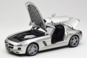 Mercedes SLS AMG C197 Matt Ασημί Minichamps 1:18 100039029 Μέταλλο - εικόνα 2 από 8