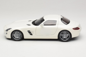 Mercedes SLS AMG Designo Mystic White Museum Edition Minichamps 1:18 B66055551 Μέταλλο - εικόνα 4 από 8
