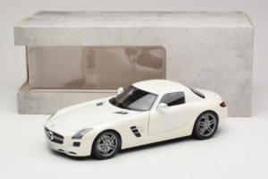 Mercedes SLS AMG Designo Mystic White Museum Edition Minichamps 1:18 B66055551 Μέταλλο - εικόνα 8 από 8
