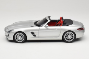 Mercedes SLS AMG Roadster Iridium Ασημί Minichamps 1:18 B66960078 Μέταλλο - εικόνα 4 από 8