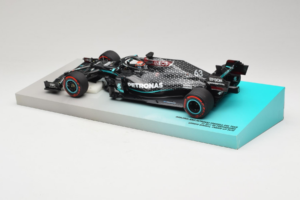 Mercedes W11 #63 G. Russell Mercedes AMG Petronas Sakhir Grand Prix 2020 Minichamps 1:18 113201663 Ρητίνη - εικόνα 5 από 7
