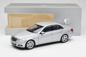 Mercedes E-Class W212 Avantgarde Iridium Ασημί Χρώμα Έκδοση 2 Minichamps 1:18 B66960212-D2 Μέταλλο - εικόνα 11 από 11