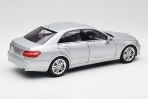 Mercedes E-Class W212 Avantgarde Iridium Ασημί Χρώμα Έκδοση 2 Minichamps 1:18 B66960212-D2 Μέταλλο - εικόνα 3 από 11