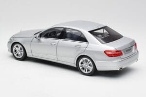 Mercedes E-Class W212 Avantgarde Iridium Ασημί Χρώμα Έκδοση 2 Minichamps 1:18 B66960212-D2 Μέταλλο - εικόνα 7 από 11