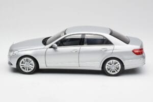 Mercedes E-Class W212 Avantgarde Iridium Ασημί Χρώμα Έκδοση 1 Minichamps 1:18 B66960212-D1 Μέταλλο - εικόνα 4 από 11