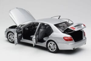 Mercedes E-Class W212 Avantgarde Iridium Ασημί Χρώμα Έκδοση 1 Minichamps 1:18 B66960212-D1 Μέταλλο - εικόνα 5 από 11