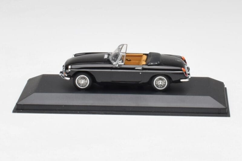 MGB Καμπριολέ Μαύρο Minichamps 1:43 430131030 Μέταλλο