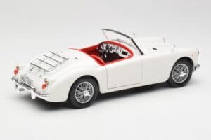 MGA Roadster Old English White Revell 1:18 08455 Μέταλλο - εικόνα 3 από 8