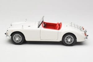 MGA Roadster Old English White Revell 1:18 08455 Μέταλλο - εικόνα 4 από 8