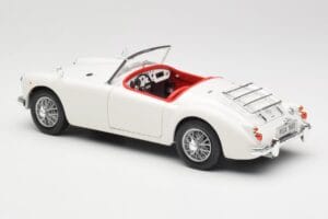 MGA Roadster Old English White Revell 1:18 08455 Μέταλλο - εικόνα 7 από 8