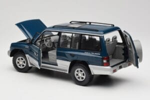 Mitsubishi Pajero V20 LWB Μπλε & Ασημί Sun Star 1:18 1212 Μέταλλο - εικόνα 5 από 8