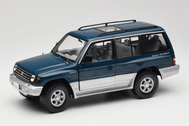 Mitsubishi Pajero V20 LWB Μπλε & Ασημί Sun Star 1:18 1212 Μέταλλο