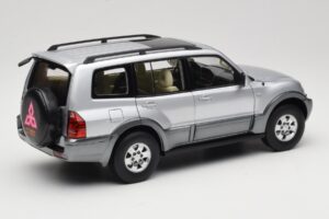 Mitsubishi Pajero V73 Μπλε YC Model 1:18 241218040102010209 Μέταλλο - εικόνα 3 από 8