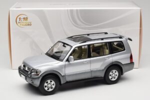 Mitsubishi Pajero V73 Μπλε YC Model 1:18 241218040102010209 Μέταλλο - εικόνα 8 από 8