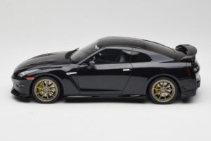 Nissan GT-R R35 Takumi Edition Midnight Purple GT Spirit 1:18 GT932 Ρητίνη - εικόνα 3 από 6