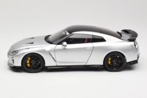 Nissan GT-R R35 Track Edition NISMO T-Spec Ultimate Metal Silver MotorHelix 1:18 M83517 Μέταλλο - εικόνα 4 από 8