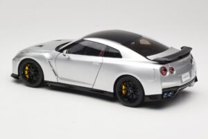 Nissan GT-R R35 Track Edition NISMO T-Spec Ultimate Metal Silver MotorHelix 1:18 M83517 Μέταλλο - εικόνα 7 από 8