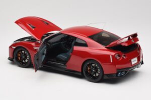 Nissan GT-R R35 Track Edition NISMO Vibrant Red MotorHelix 1:18 M83511 Μέταλλο - εικόνα 5 από 8
