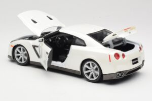 Nissan GT-R R35 Λευκό Bburago 1:18 18-12079 Μέταλλο - εικόνα 5 από 8