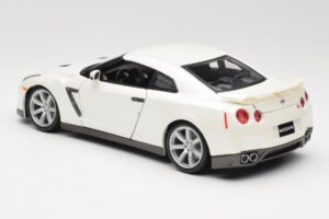 Nissan GT-R R35 Λευκό Bburago 1:18 18-12079 Μέταλλο - εικόνα 7 από 8
