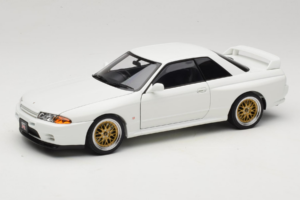 Nissan Skyline GT-R R32 V-Spec II Tuned Crystal White AUTOart 1:18 77416 Μέταλλο