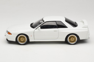 Nissan Skyline GT-R R32 V-Spec II Tuned Crystal White AUTOart 1:18 77416 Μέταλλο - εικόνα 4 από 8