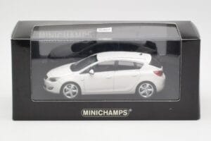 Opel Astra J Λευκό Minichamps 1:43 400049001 Μέταλλο - εικόνα 4 από 4