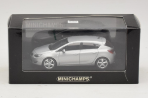Opel Astra J Ασημί Minichamps 1:43 400049000 Μέταλλο - εικόνα 4 από 4