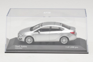 Opel Astra J Ασημί Minichamps 1:43 410042000 Μέταλλο - εικόνα 4 από 5