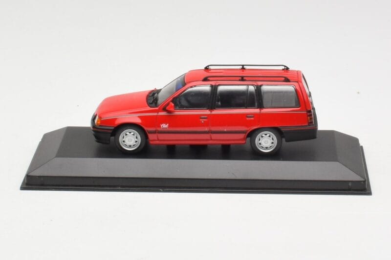 Opel Kadett E Club Station Wagon Κόκκινο Minichamps 1:43 400045910 Μέταλλο
