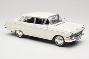 Opel Kapitan P2 Λευκό Revell 1:18 08821-M1 Μέταλλο - εικόνα 6 από 8
