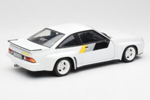 Opel Manta 400 Homologation Λευκό Revell 1:18 8819 Μέταλλο - εικόνα 3 από 8