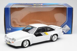 Opel Manta 400 Homologation Λευκό Revell 1:18 8819 Μέταλλο - εικόνα 8 από 8