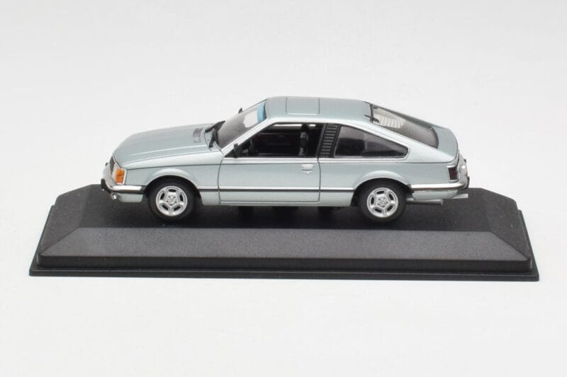 Opel Monza A Ασημί Minichamps 1:43 400045122 Μέταλλο
