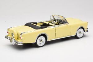 Packard Caribbean Καμπριολέ Κίτρινο Road Signature 1:18 92798 Μέταλλο - εικόνα 3 από 8